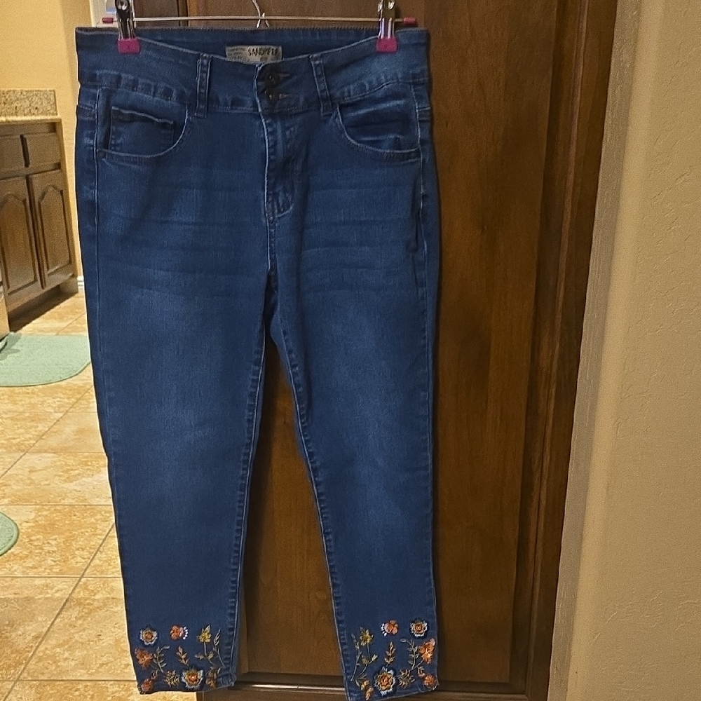 Sandro Blue Ankle Jeans with Floral Embroidery